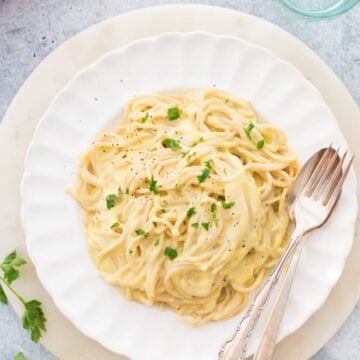 Creamy Vegan Pumpkin Garlic Pasta