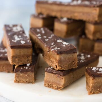 Dark Chocolate Candy Bar with Flaky Salt