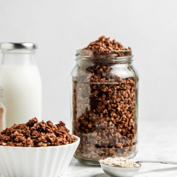 Easy Vegan Chocolate Granola
