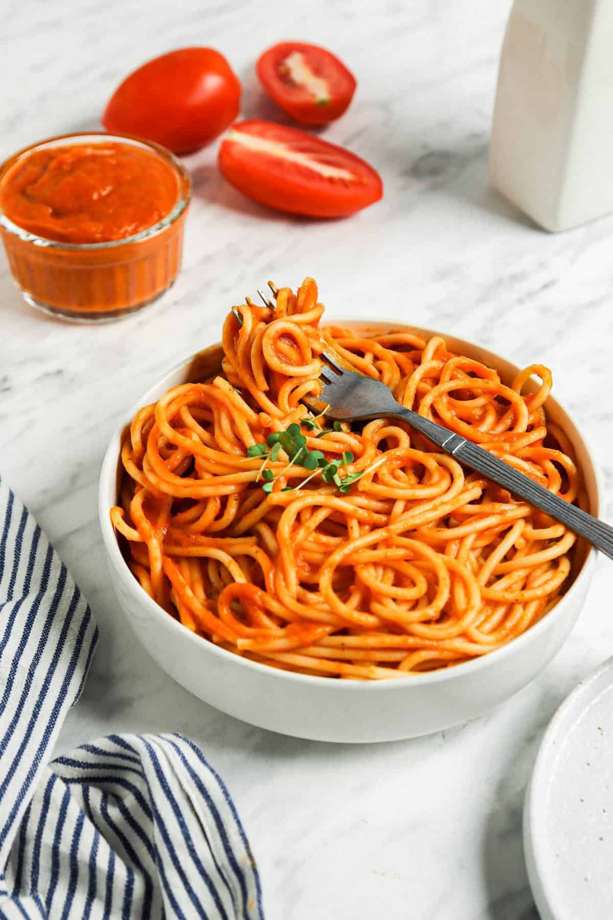 Pasta With Tomato Sauce