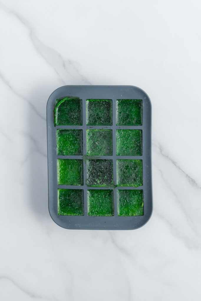 How to Make Frozen Spinach Cubes for Green Smoothies (or Kale!) - Eating by Elaine